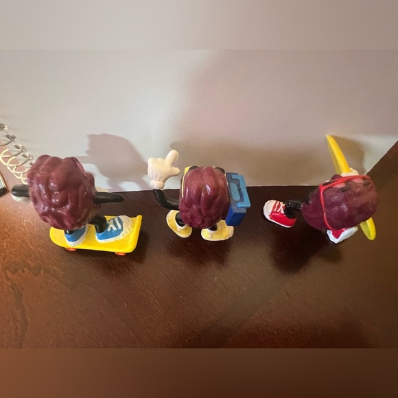 CALIFORNIA RAISINS FIGURINES, VINTAGE 1987-88 LOT OF 3. - Picture 5 of 6